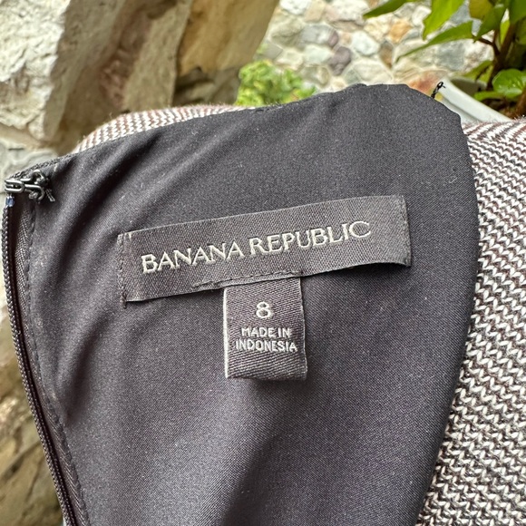 Banana Republic pretty black and white floral print sleeveless dress, size 8 - Picture 9 of 10